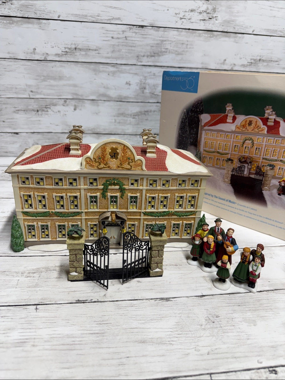 Department 56 Alpine Village Sound Of Music Von Trapp Villa complete